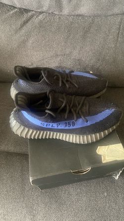 Yezzys size51/2 boys used in good condition $70