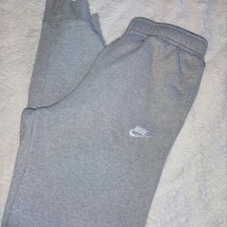 FIRM IN MERCED‼️NIKE SWEATPANTS SIZE MEDIUM EXCELLENT CONDITION