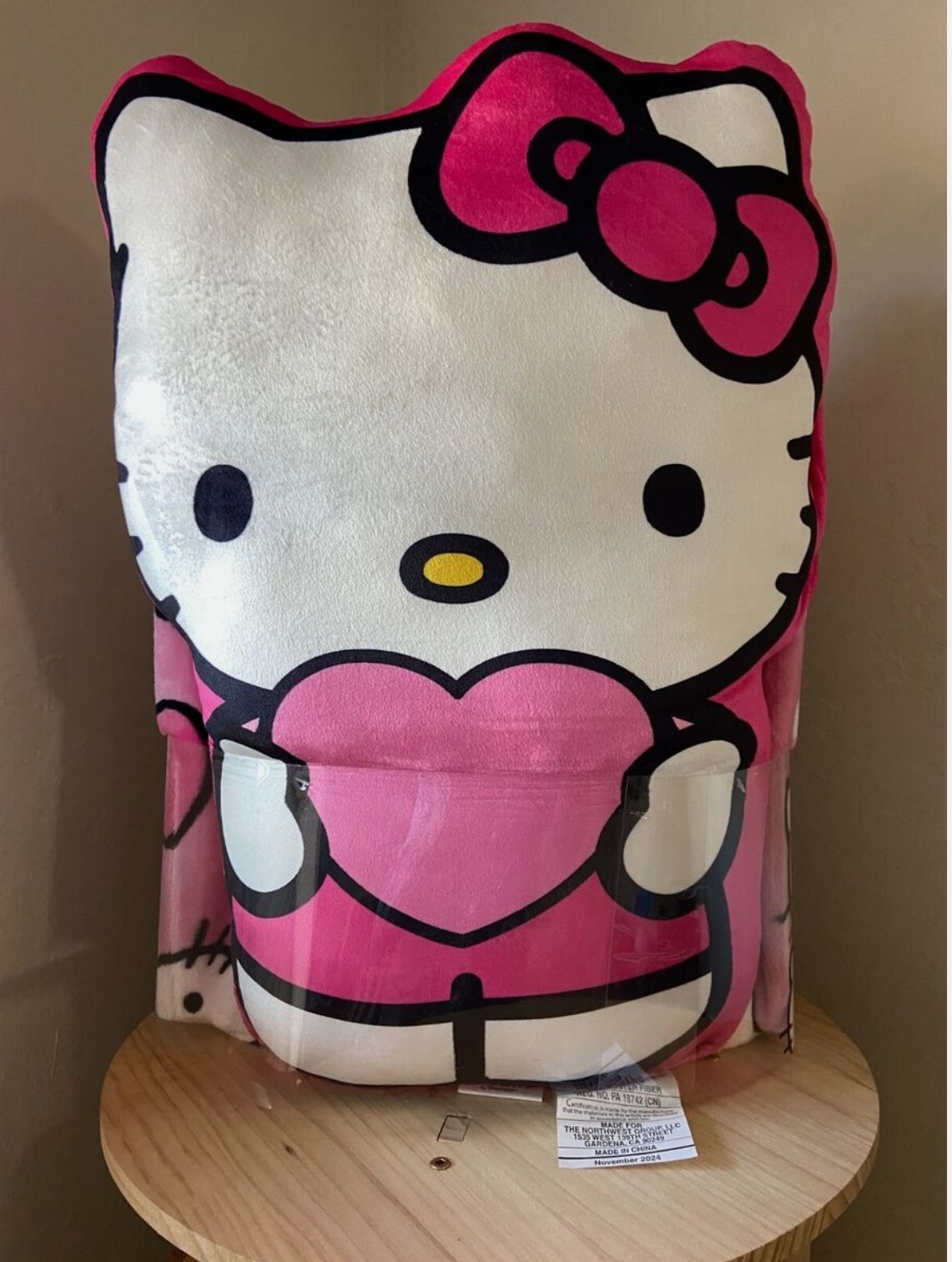 Hello Kitty Reversible Throw & Cloud Pillow Set - Hearts, Dots, & Bows (NEW)
