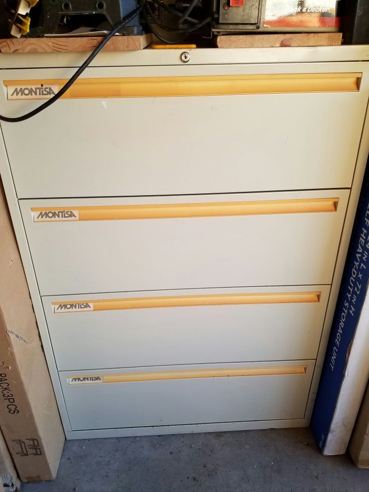 4 File Shelve Locking Cabinet