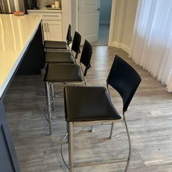 4 Bar Stools