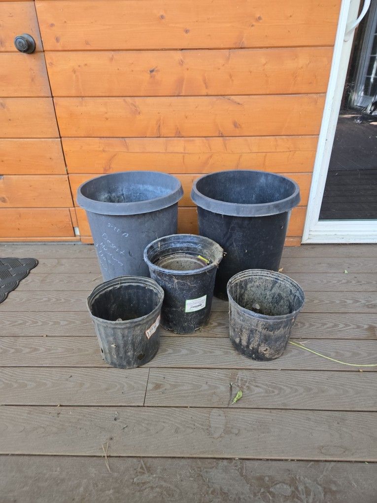 Planting pots