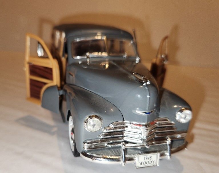DIE CAST CAR 1/24 CHEVY FLEETMASTER  GRAY WELLY 22083