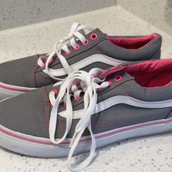 Vans Gray Pink And White Size 8.5 In Women’s (7.0 In Men’s) Worn A Couple Times
