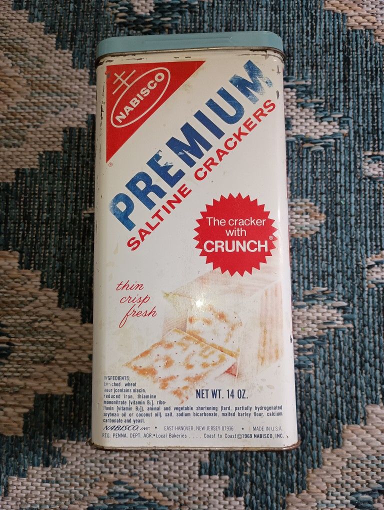 Vintage 1969 Nabisco Premium Saltine Crackers Tin.