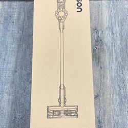 Dyson V8 Cordless Stick Vacuum Cleaner NEW