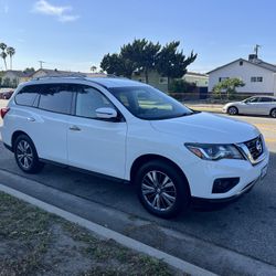 2017 Nissan Pathfinder