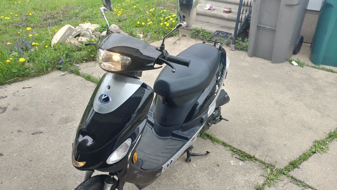 Moped/Scooter 50cc Malibu propel 2009