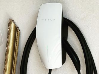 Tesla Stand Wall Connector Gen 3