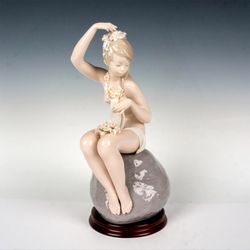 Lladro Spring Nymph 1001602.  Figurine Plus Base!