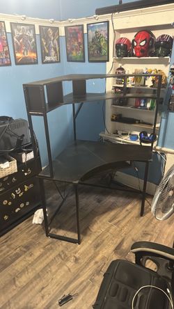 Corner desk