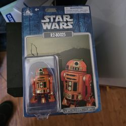 Disney Star Wars Droid Factory R2-B0025 action figure,