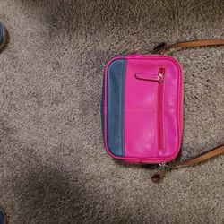 TIGNANELLO LEATHER  PURSE  ..GOOD CONDITION.$ https://offerup.com/redirect/?o=MzAuMDAuQ0FTSA== ONLY. 