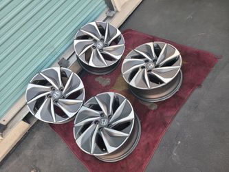 17" Rims Honda HRV like NEW Rims charcoal Machined zero scratches