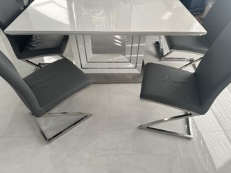 Dinning Table / Comedor