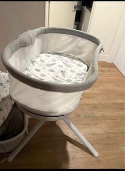 Halo Bassinest Connected Swivel Sleeper 3.0 Smart Bassinet