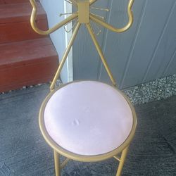 Cute bowl chair with cushion light pink color. It’s so cute, pick  up near Tully and Monterey Rd SJ CA 95112