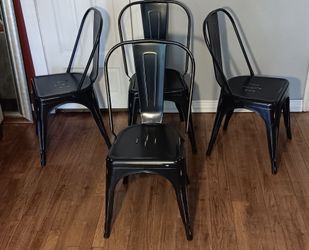 4 Metal Dining Chair Indoor-Outdoor Use.                                       Located *5900 Lewis st Dallas TX 75206*                   No holds and 