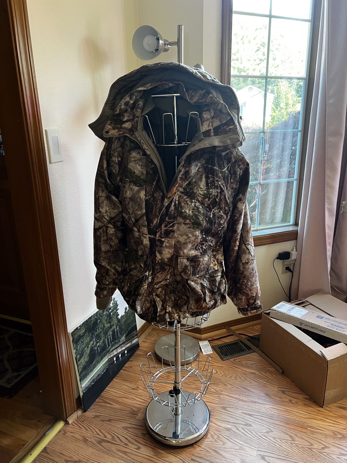 Cabelas Zonz Woodland Camo Hooded Jacket Size M