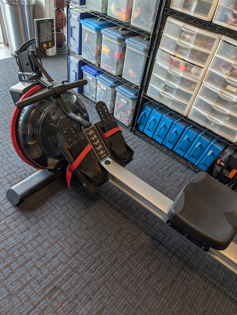 Cash Or Trade Life Fitness Water Rowing Machine