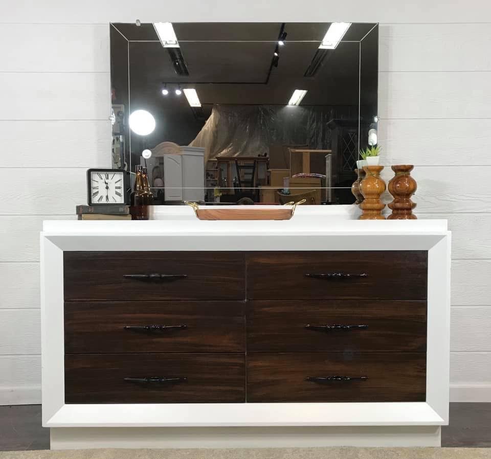 Mid century modern dresser w/ mirror