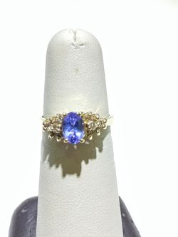 14k Yellow Gold and Tanzanite Ring