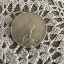 1922 One Dollar Silver Coin . MAKE ME AN OFFER 