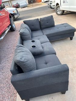 Sectional.   Read description