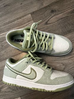 Nike Dunk Low  Women’s size 10.5 Green Fleece Sneakers
