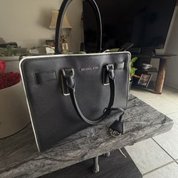 Micheal Kors Purse