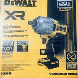 DEWALT 20V Brushless Cordless 3/4 in. High Torque Impact Wrench Kit with Hog Ring Anvil (Tool Only)