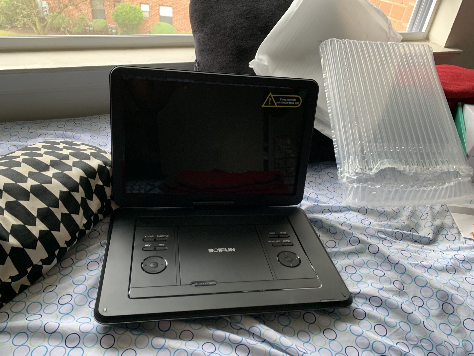 Brand new 17.5" Portable DVD Player with 15.6“ Large HD Screen