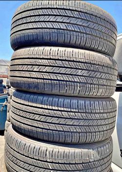 245 60 18 Goodyear tires Con 80% de Vida Las 4