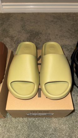Size 10 Adidas Yeezy Slide sesame