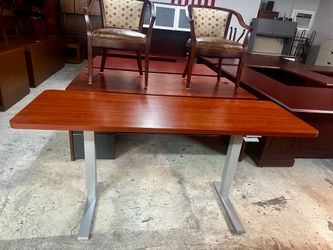 OFFICE/HOME TABLE COMPUTER ADJUSTABLE TABLE
