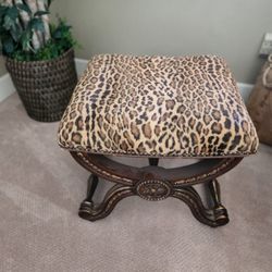 LEOPARD PRINT FUZZY FABRIC ELEGANT STOOL