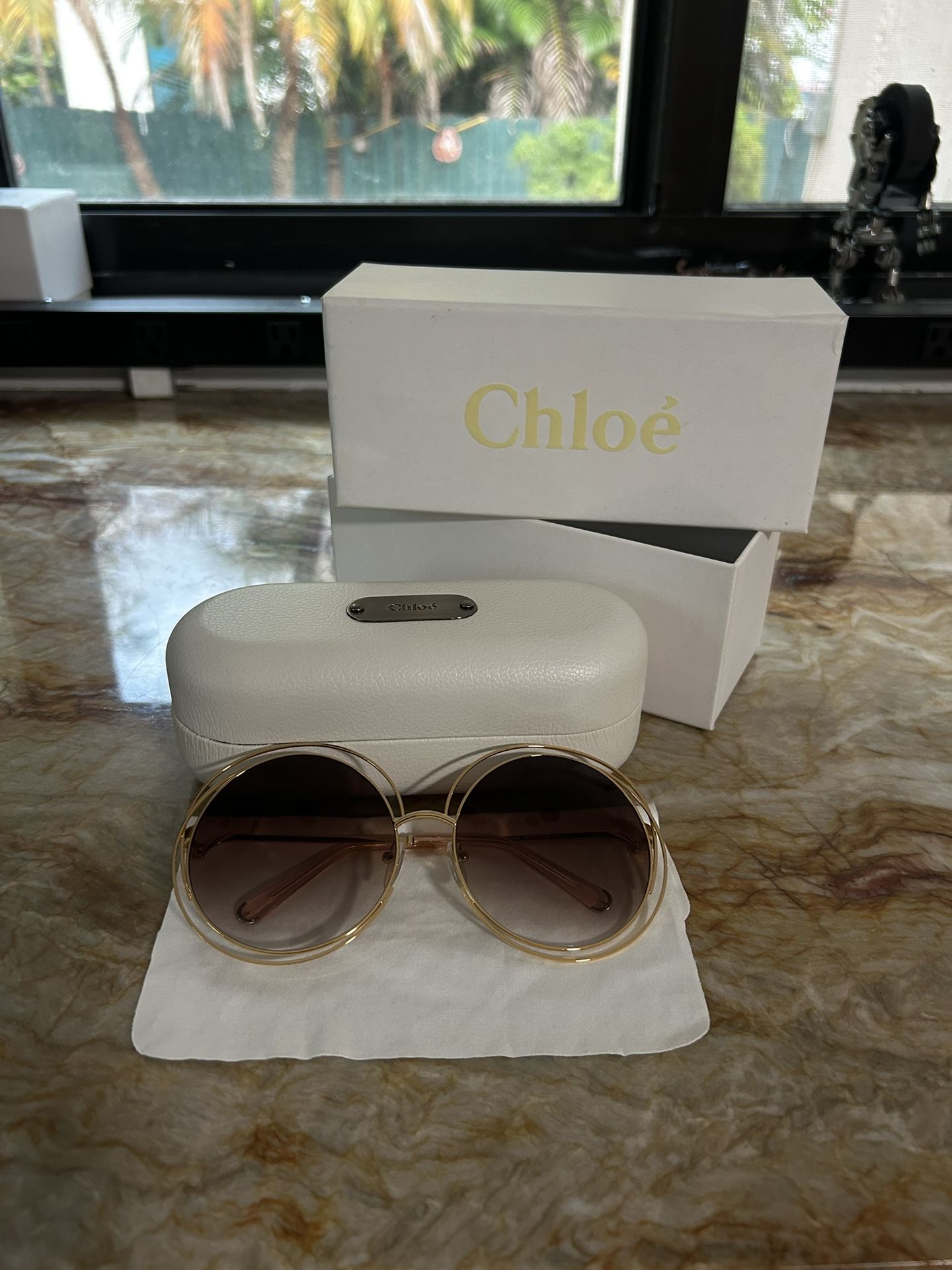 Chloé CE114S Round Sunglasses