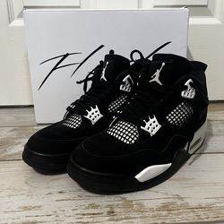 White thunder Jordan 4 size 9