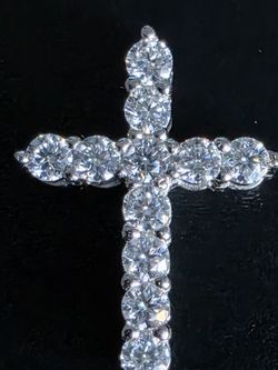 MOSSANITE CROSS VVS1
