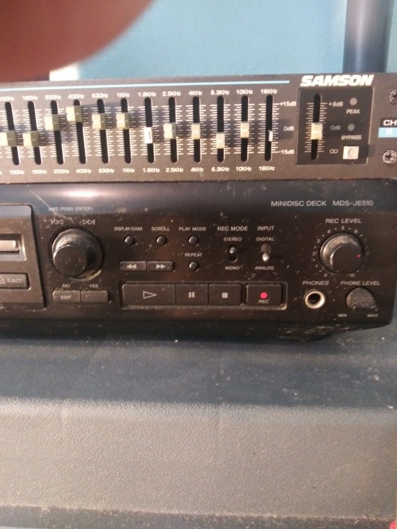 SAMSON Vintage Grapic Equalizer E30 Classic 2/3 Octave Design 2 channel