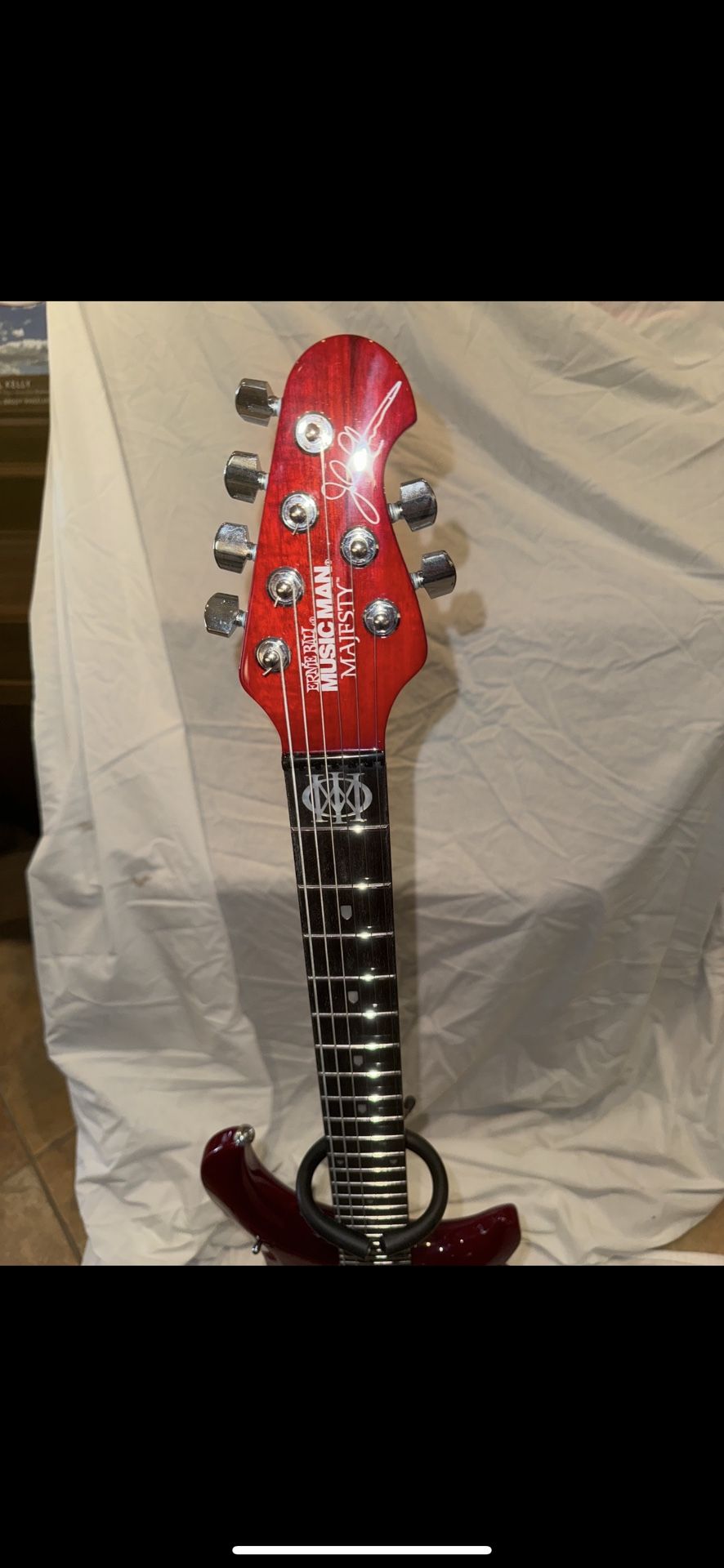 Ernie Ball Music Man Majesty 2019 M11196