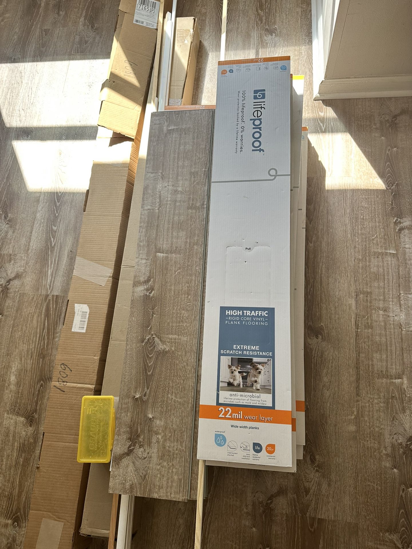 Lifeproof Woodacres Oak 22 MIL x 8.7 in. W x 48 in. L Click Lock Waterproof Luxury Vinyl Plank Floor