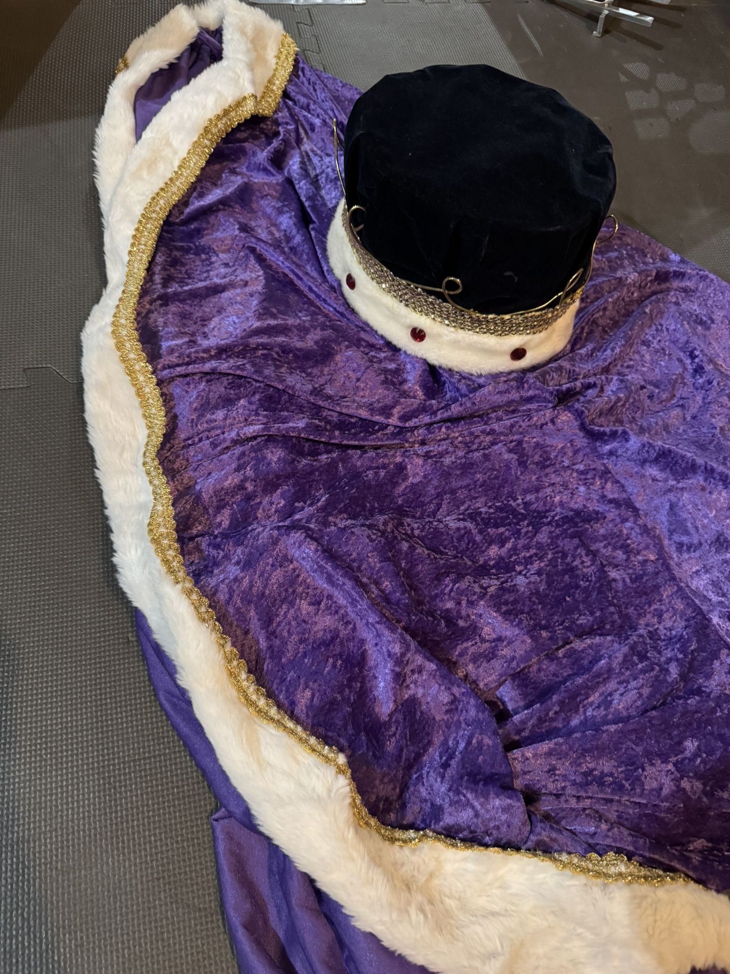Costume - King Crown And Robe