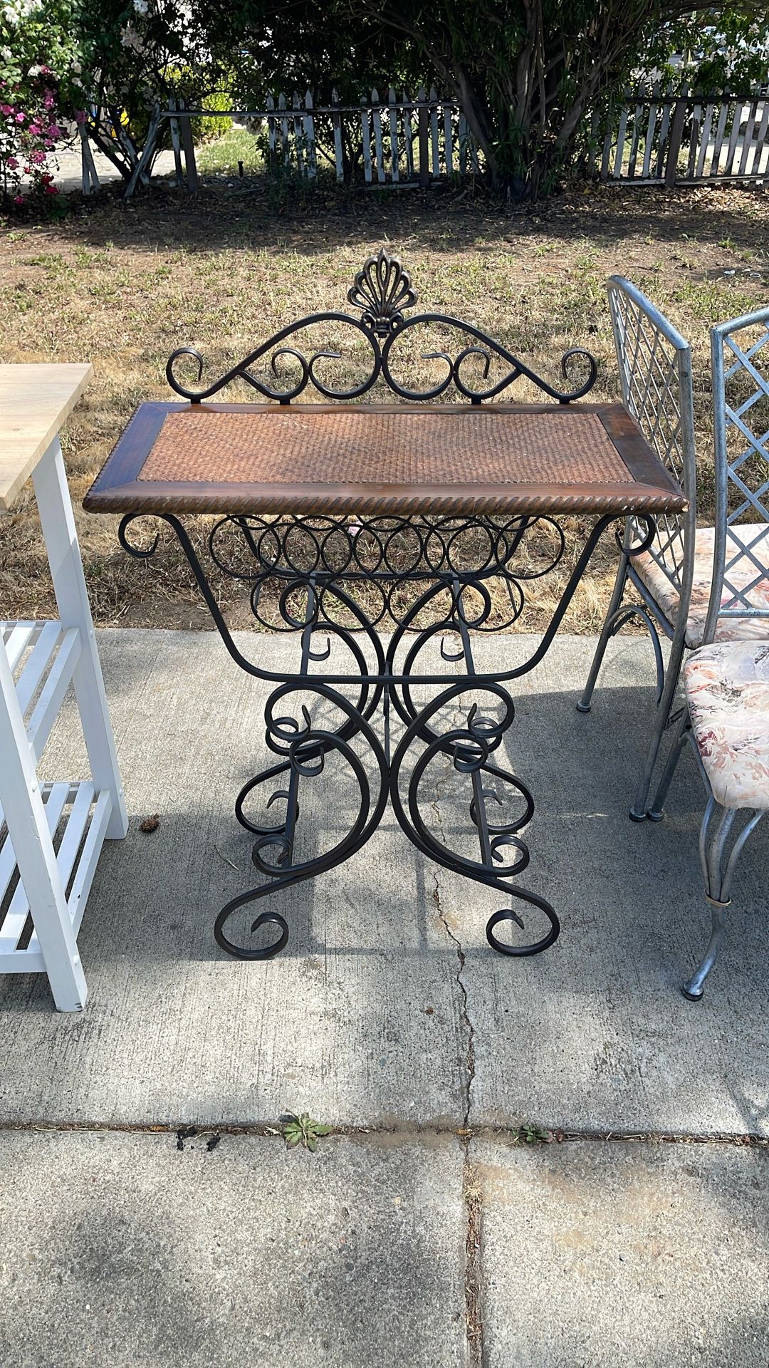 Wine Bar and Rack