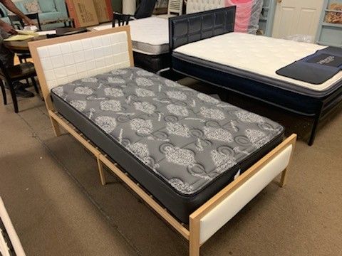 Twin bed frame with cashmere mattress
