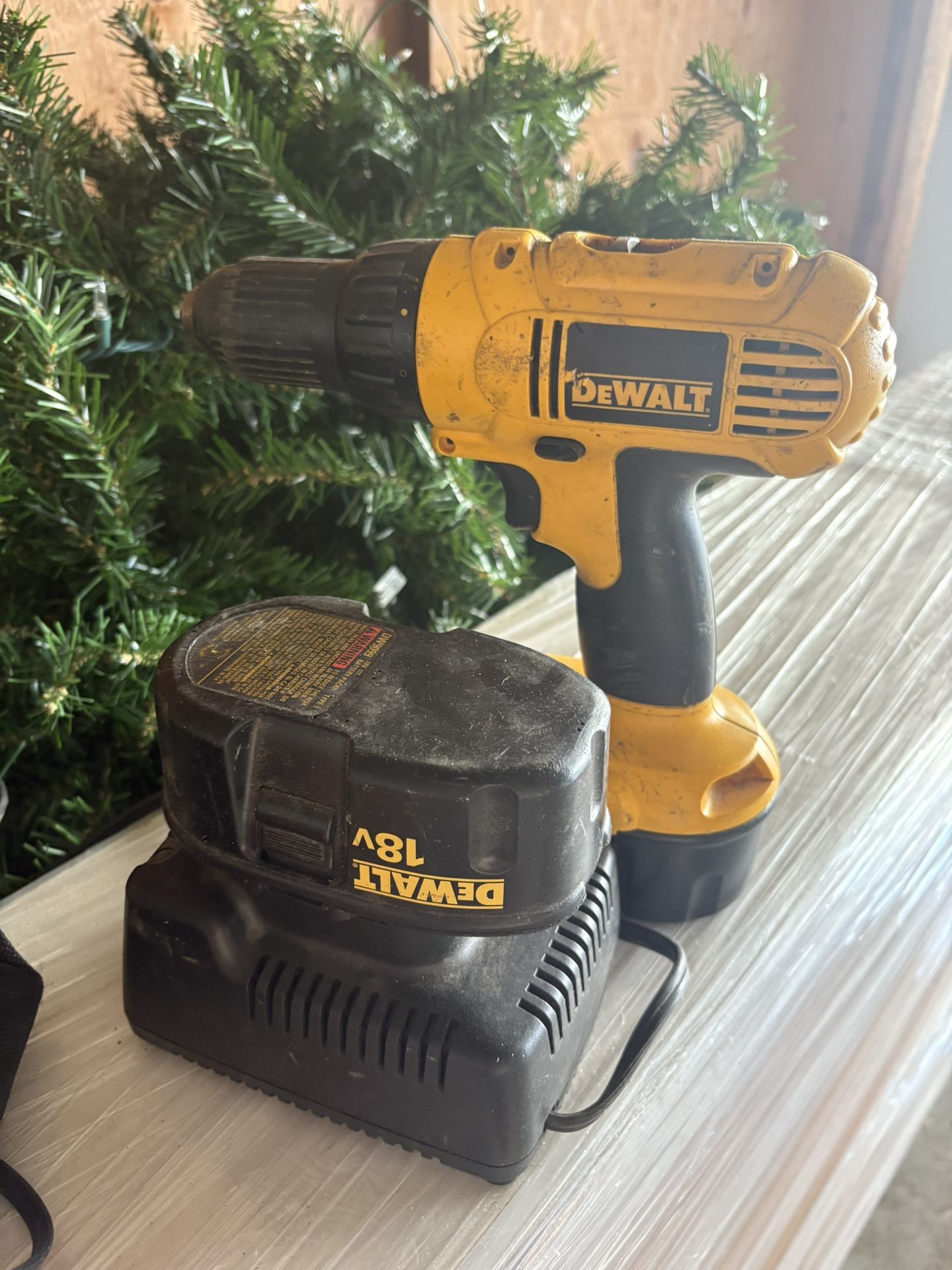 Drill And SCRWDRIVER
