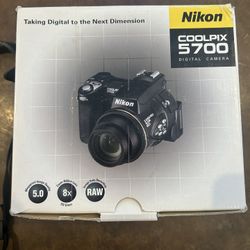 Nikon Coolpix 5700 Digital Camera 