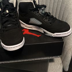 Air Jordan 5 Retro/oreo. Size 5 Youth
