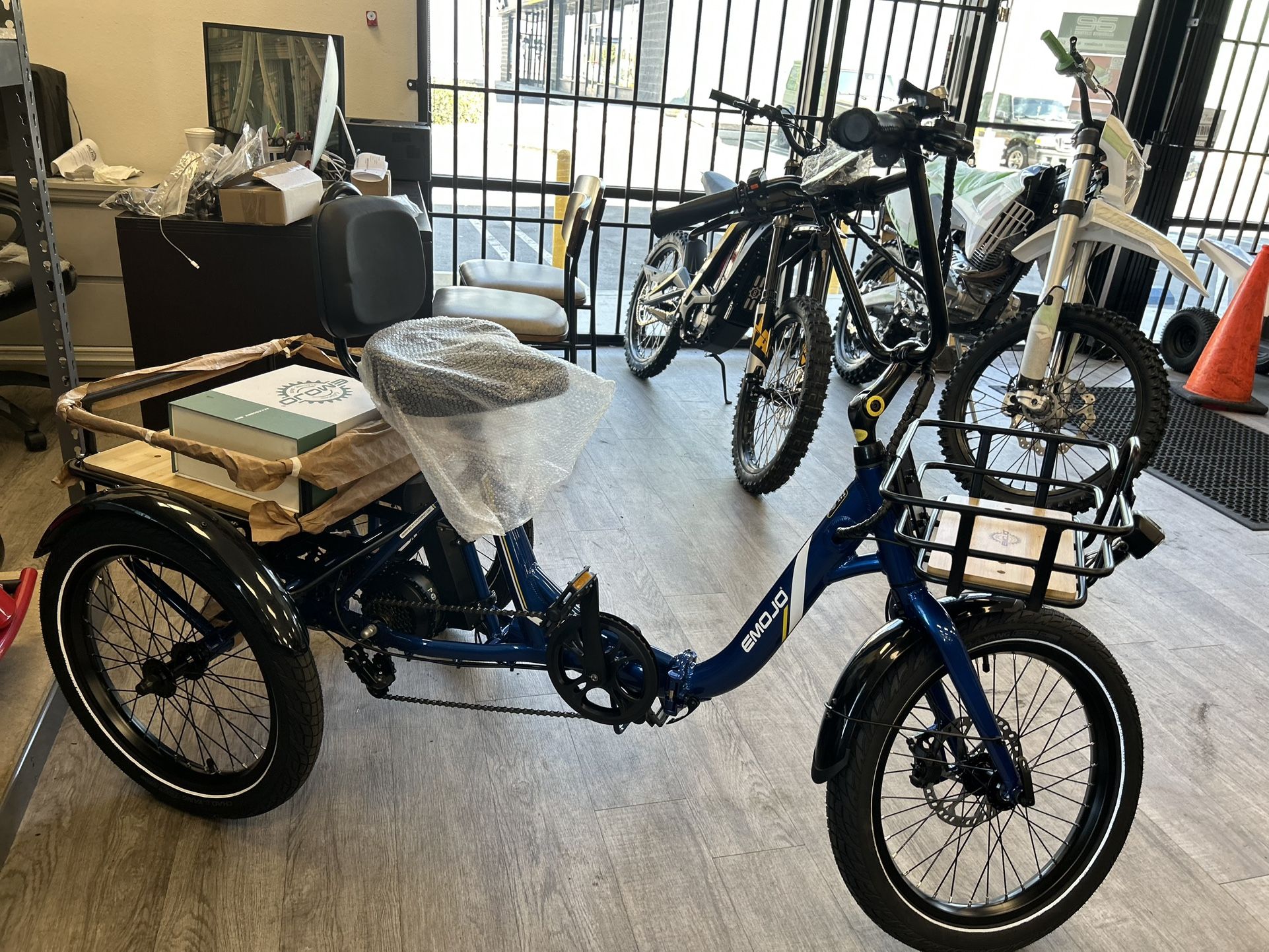EMojo Dexter 3 Wheel Electric Tricycle (NEW RELEASE FROM EMOJO)