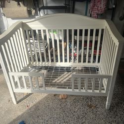 Pottery Barn Crib/Toddler Bed With Conversion kit